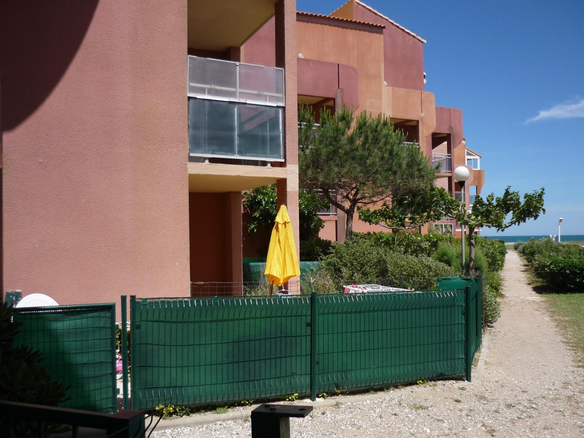 Barcarès F2 cabine, RDC, plage 50 m, 28 m2, 6 personnes Le Barcarès Esterno foto